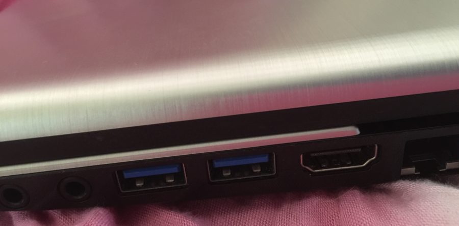 Blue USB Port vs Black – What’s the Difference?